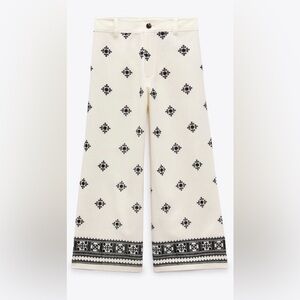 Zara’s Linen Blend Printed Pants
